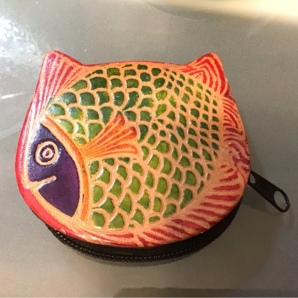Colorful Fish-Shaped Coin Purse - Picture 2 of 2